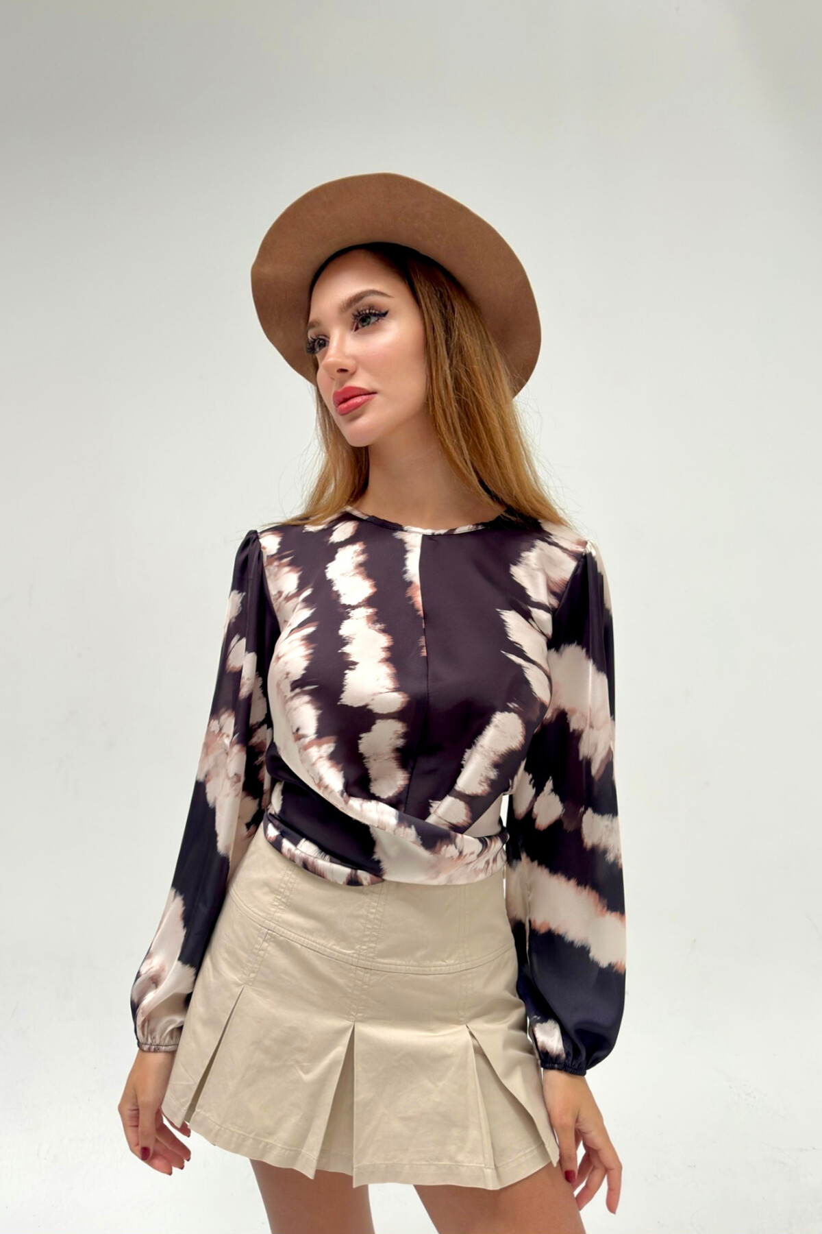 PRINTED SATIN BLOUSE WITH KNOT