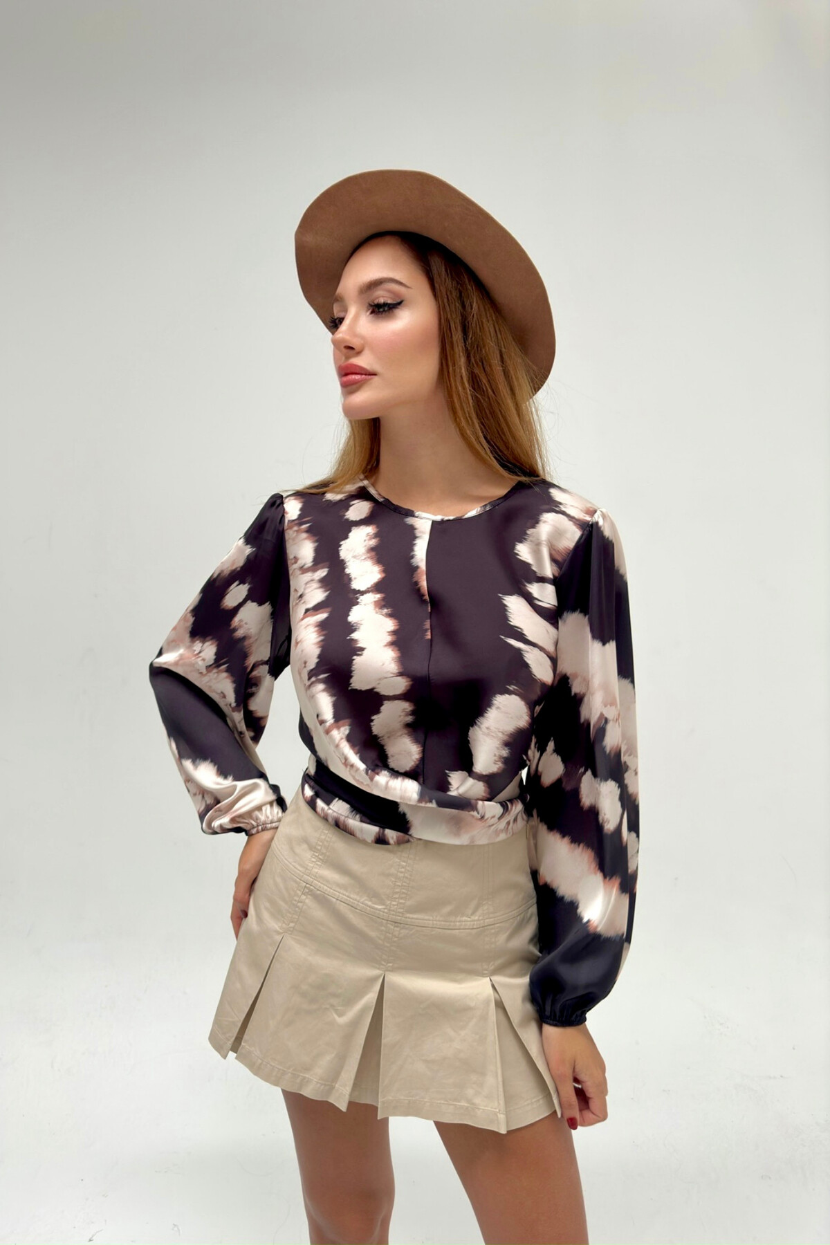 PRINTED SATIN BLOUSE WITH KNOT