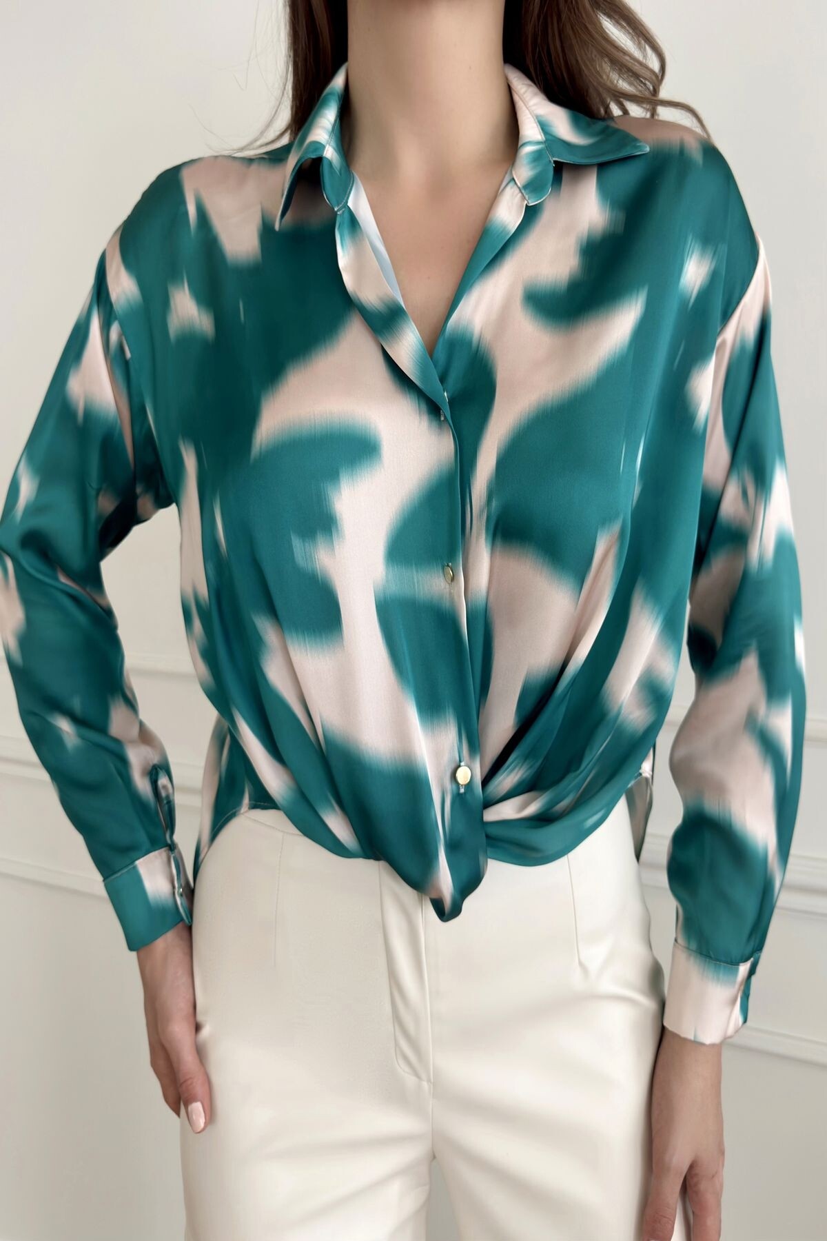 KNOTTED PRINTED SHIRT