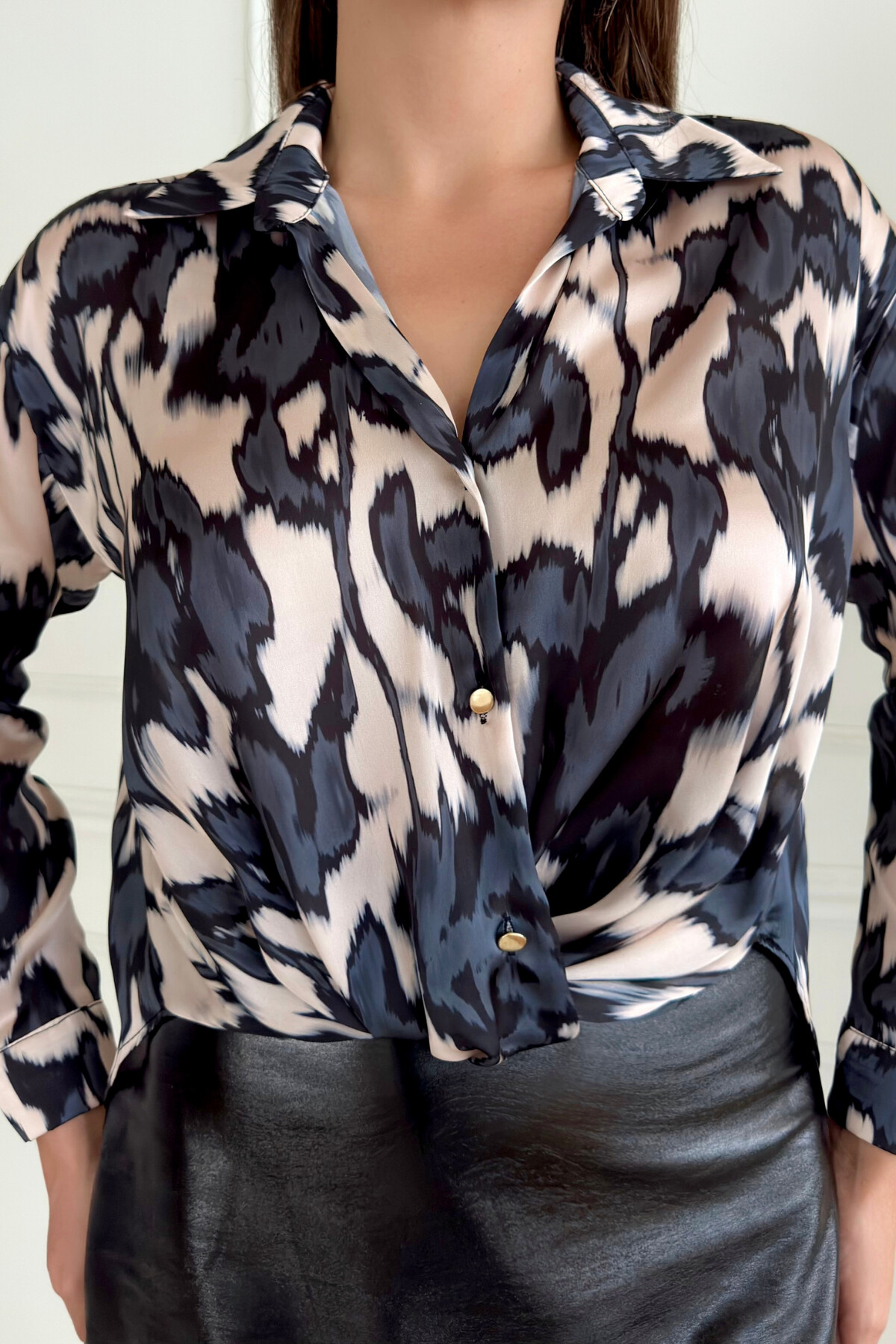 KNOTTED SATIN SHIRT