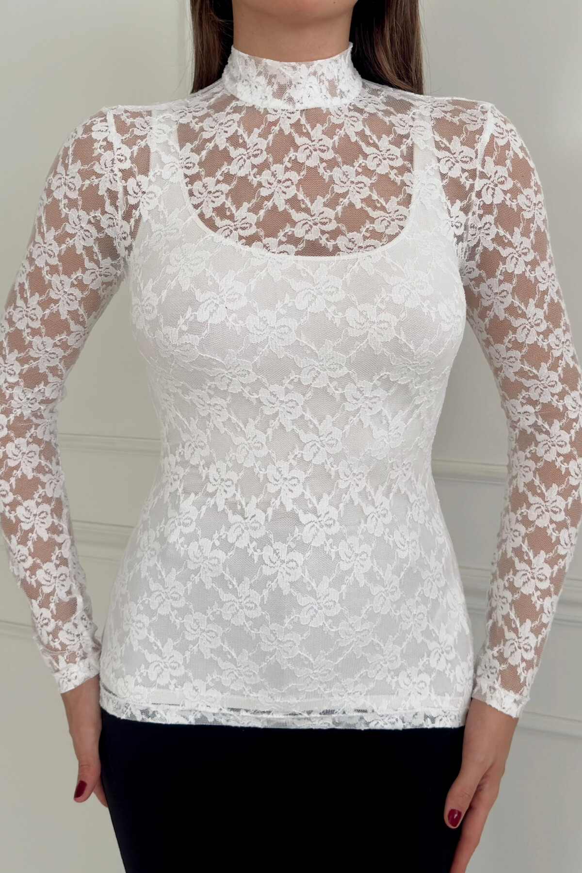 LACE BLOUSE