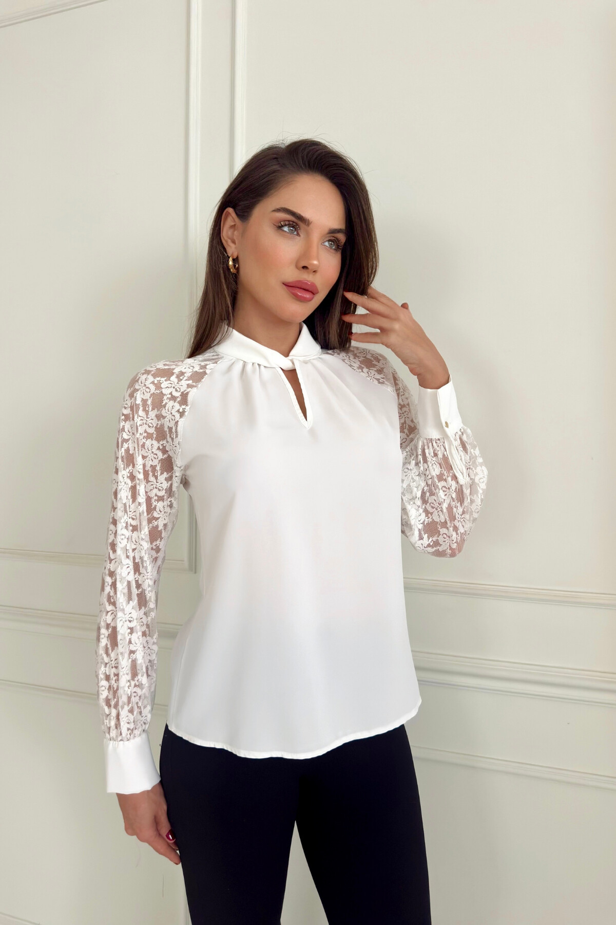 LACE BLOUSE