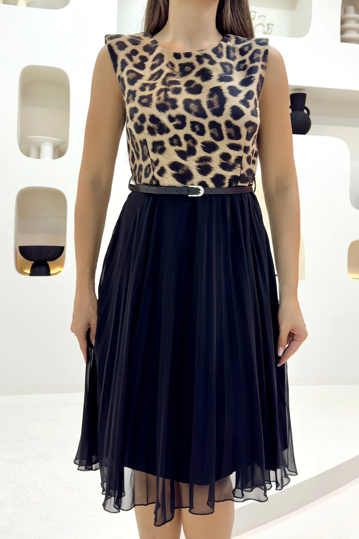 LEOPARD PRINT BELTED DRESS