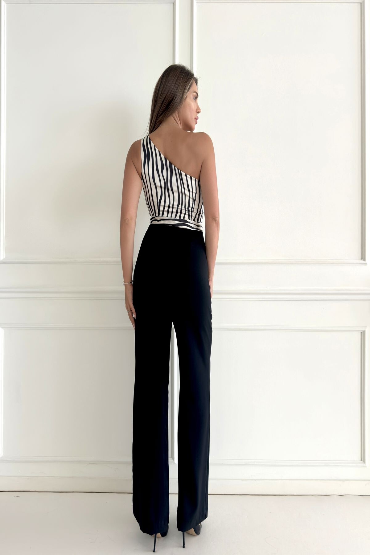 ONE SHOULDER JUMPSUIT