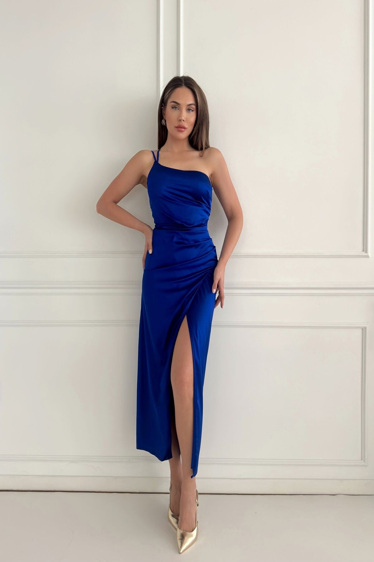 ONE SHOULDER SATIN DRESS