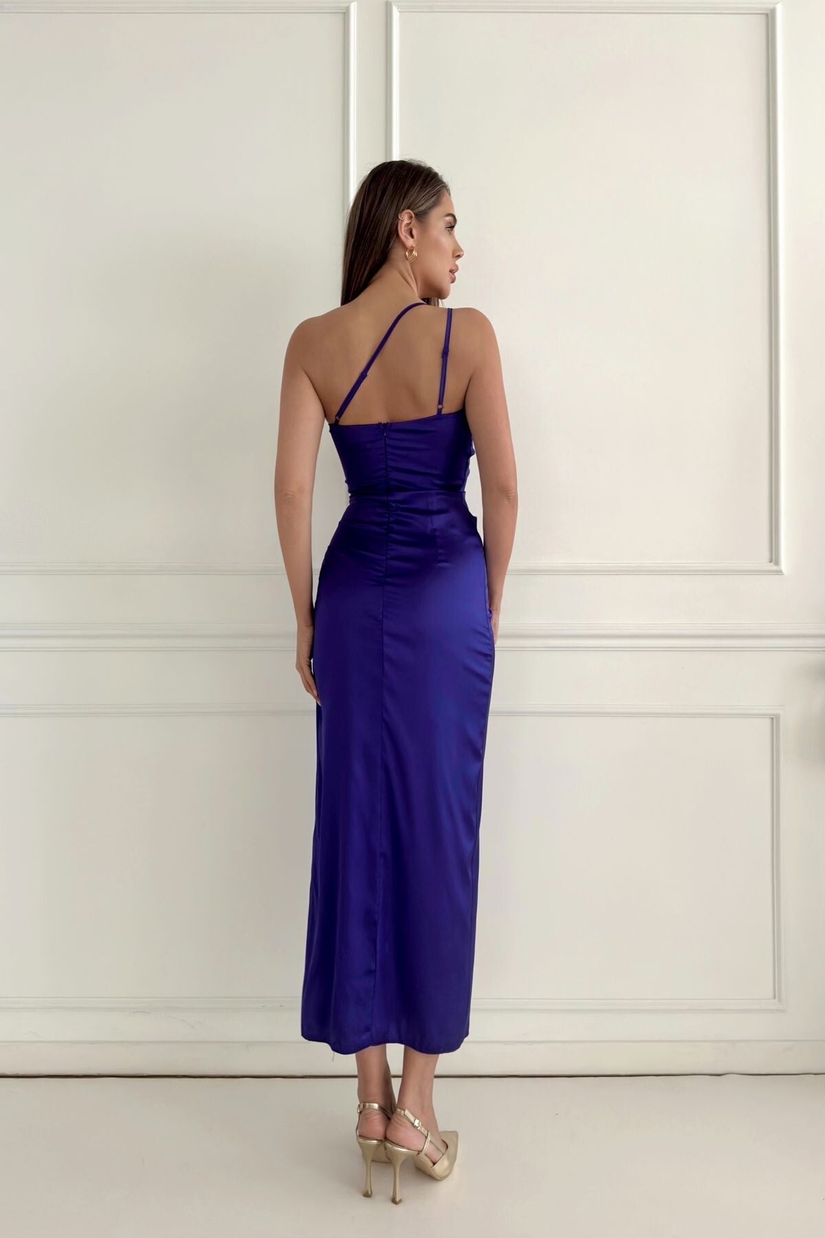 ONE SHOULDER SATIN DRESS