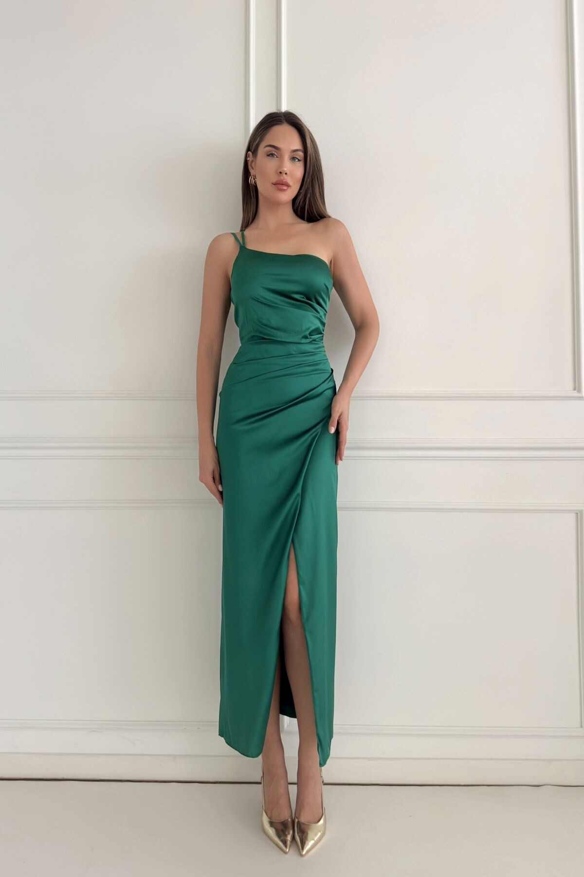 ONE SHOULDER SATIN DRESS