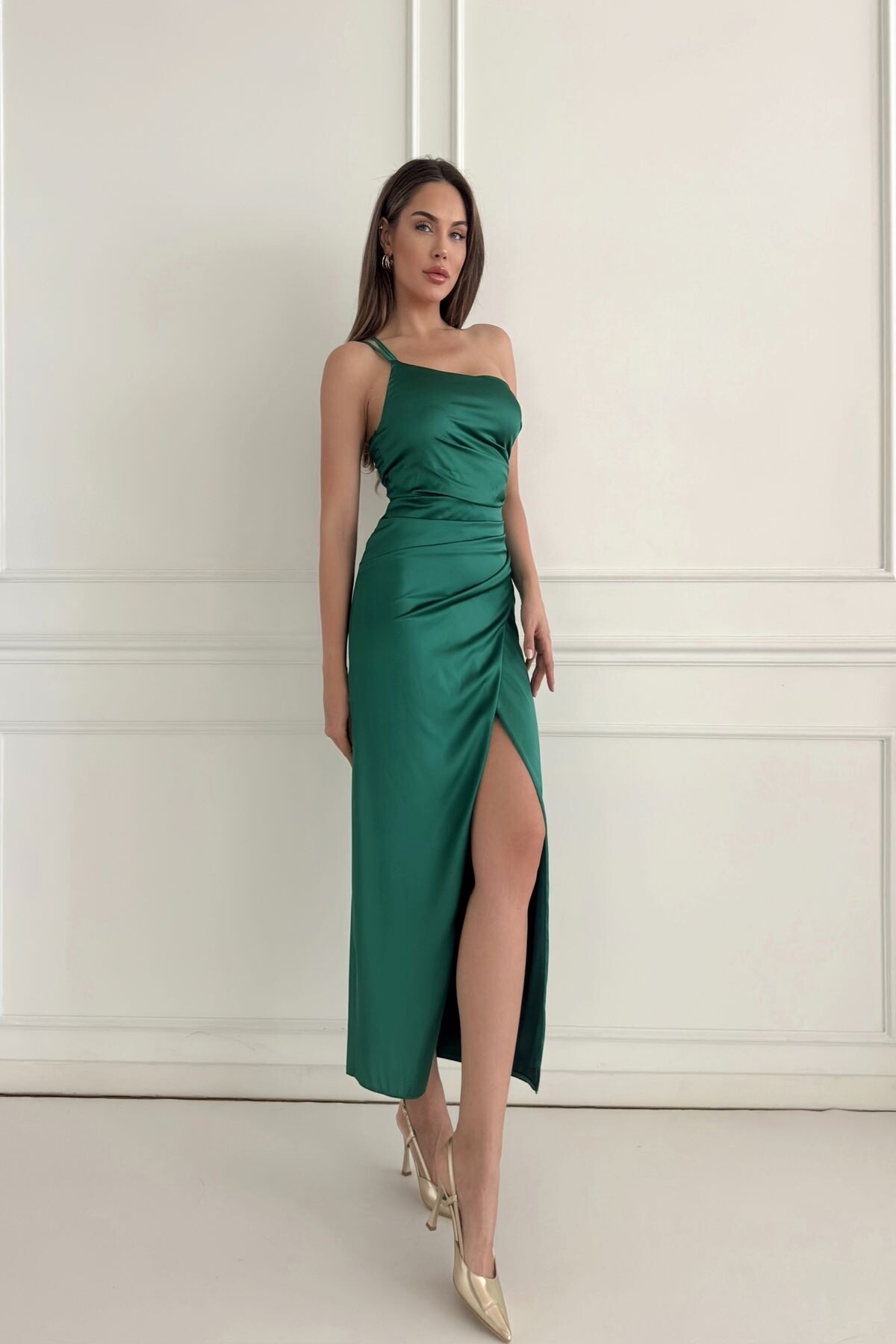 ONE SHOULDER SATIN DRESS