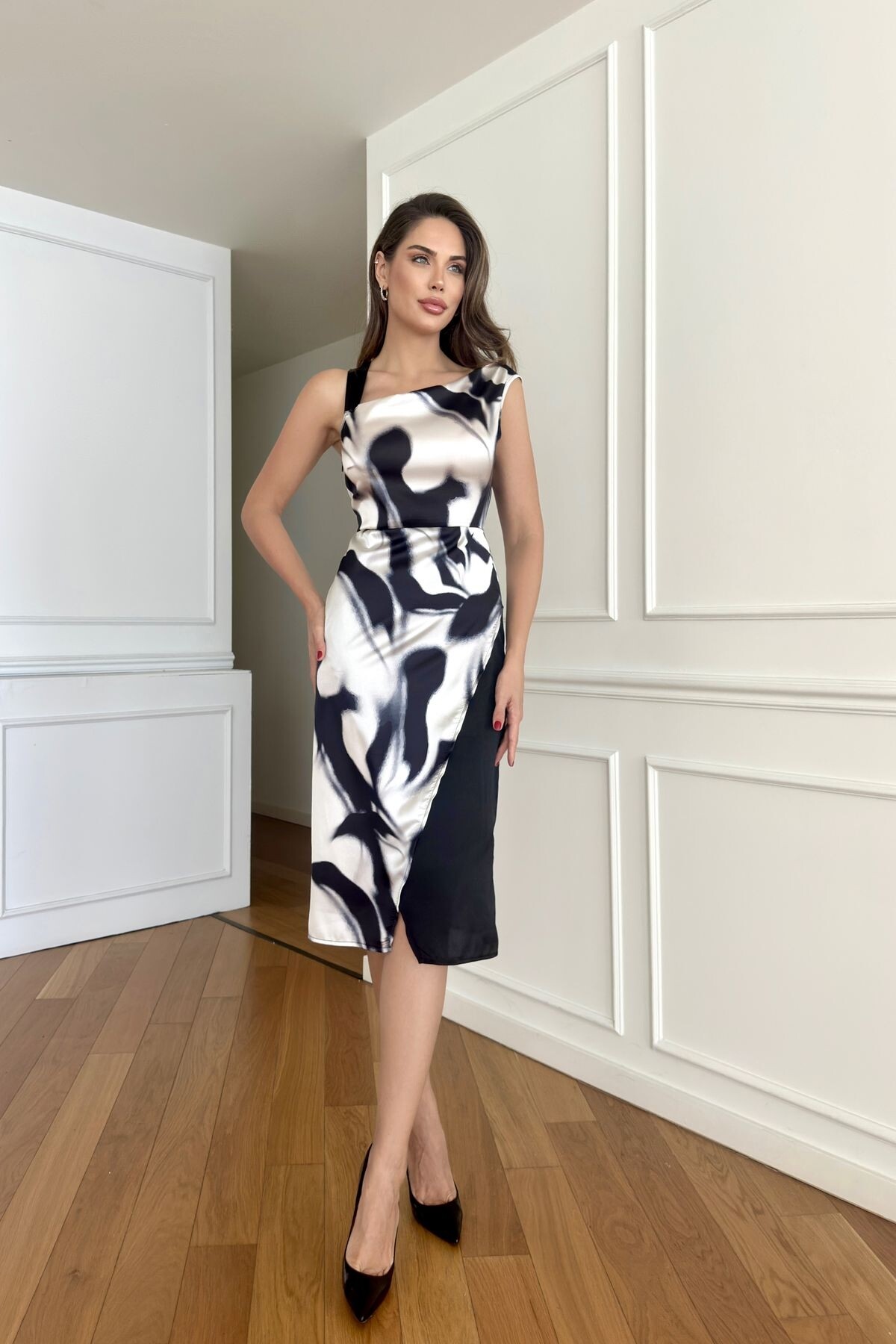 ONE SHOULDER SATIN DRESS