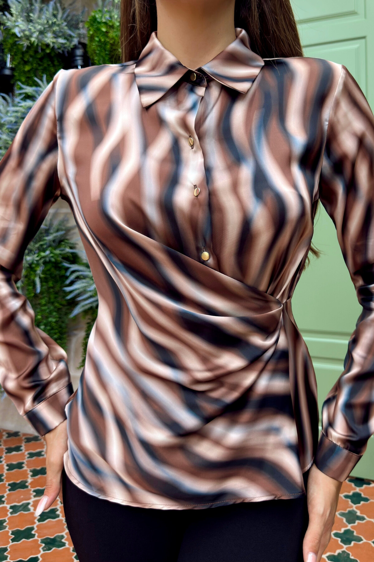 PATTERNED SATIN SHIRT