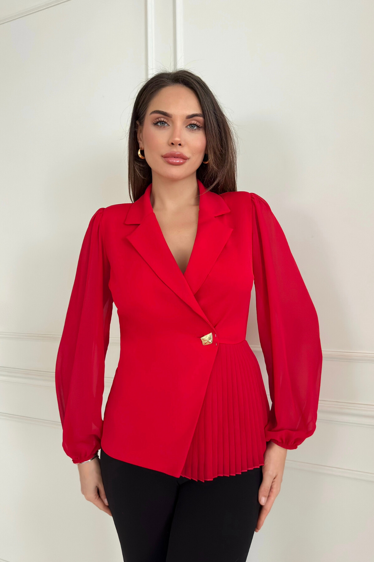 PLEATED BLAZER COLLAR BLOUSE