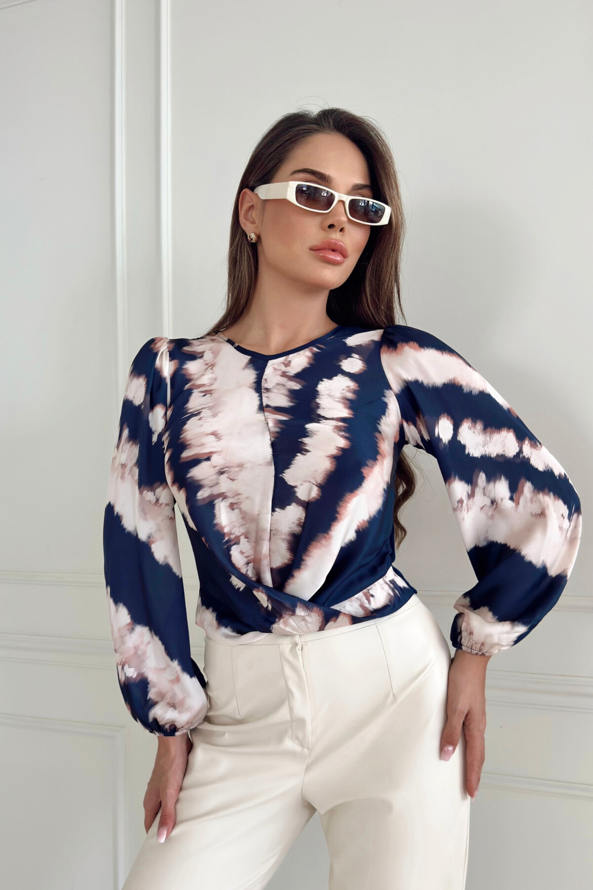 PRINTED SATIN BLOUSE WITH KNOT