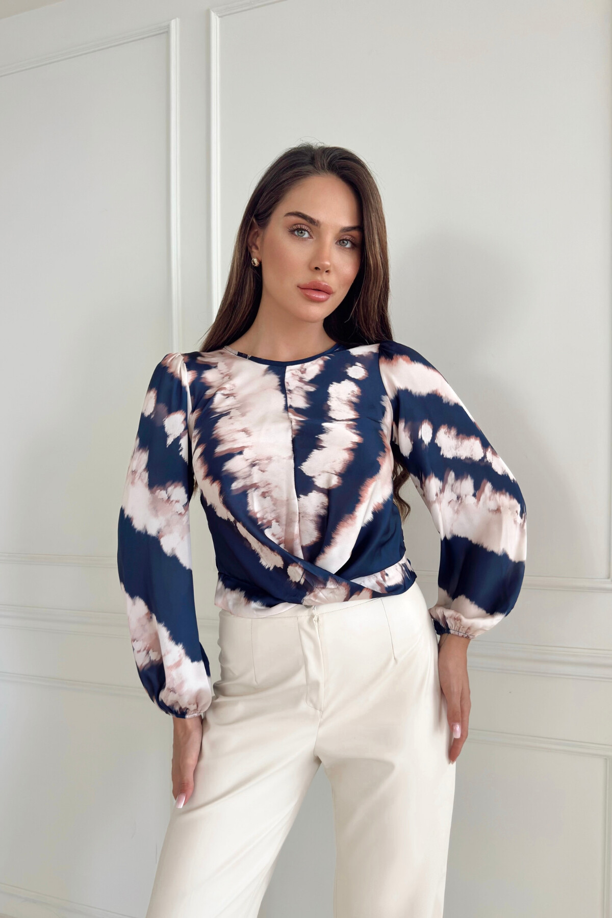 PRINTED SATIN BLOUSE WITH KNOT