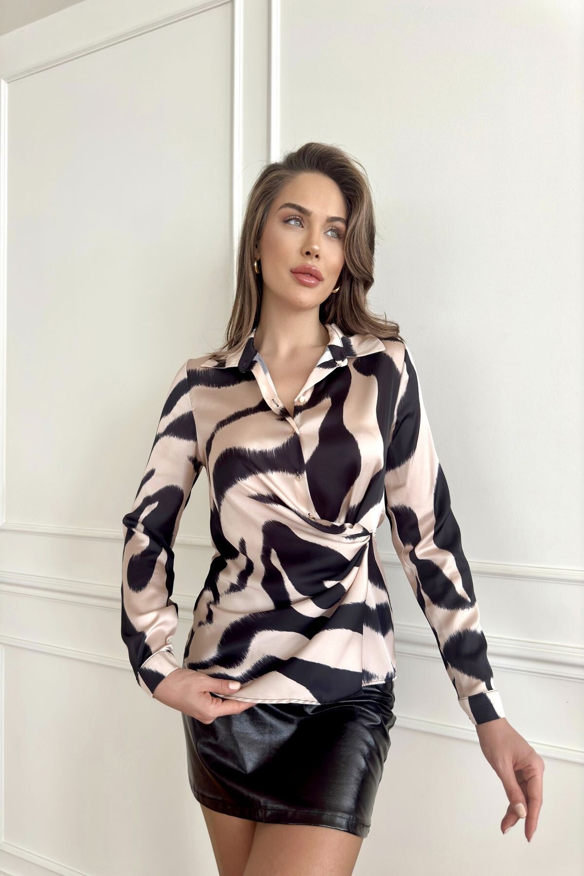 PRINTED SATIN WRAP BLOUSE