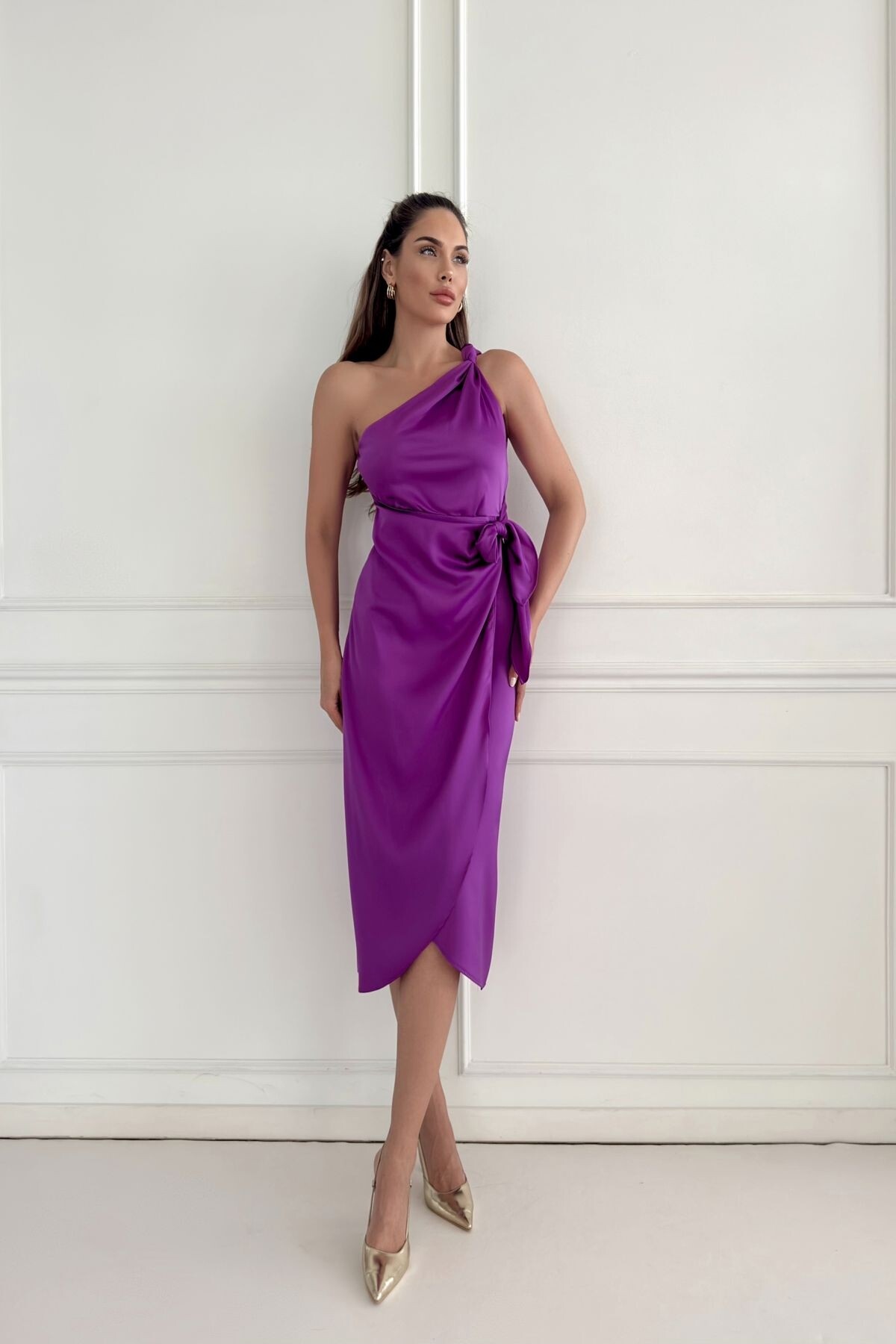 SATIN DRESS WITH KNOTTED SHOULDERS