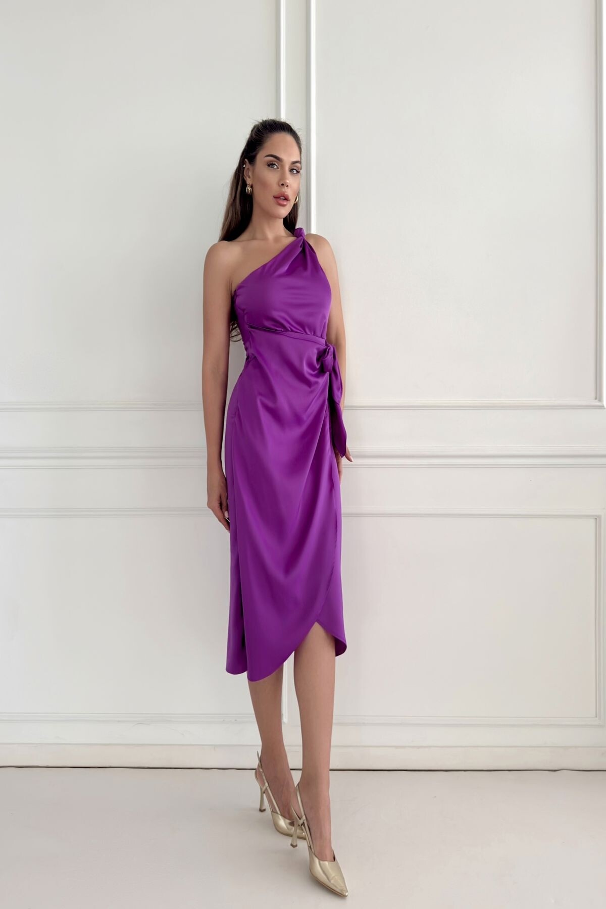 SATIN DRESS WITH KNOTTED SHOULDERS