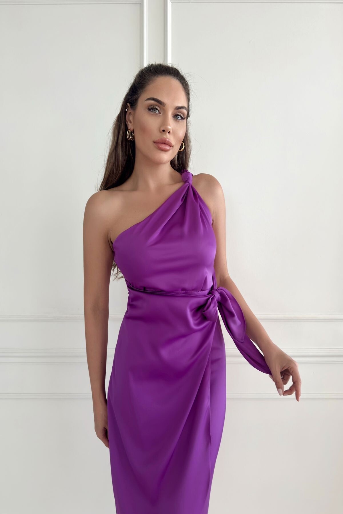 SATIN DRESS WITH KNOTTED SHOULDERS