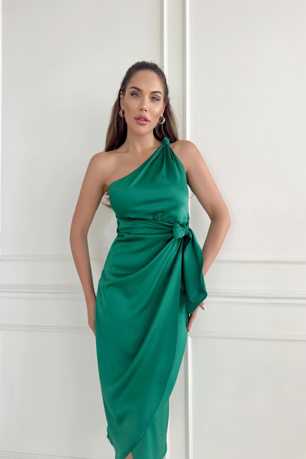 SATIN DRESS WITH KNOTTED SHOULDERS