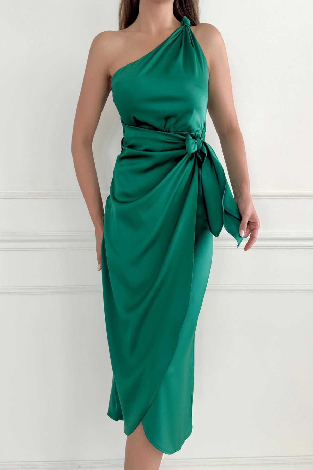 SATIN DRESS WITH KNOTTED SHOULDERS