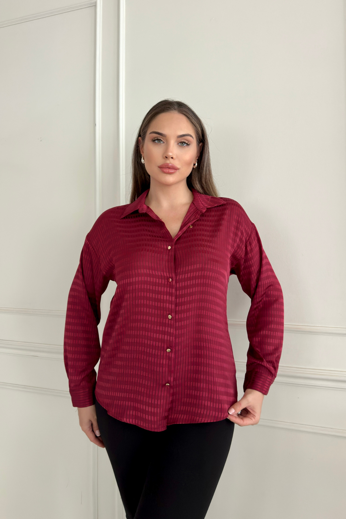 Kare Jakarlı Gömlek