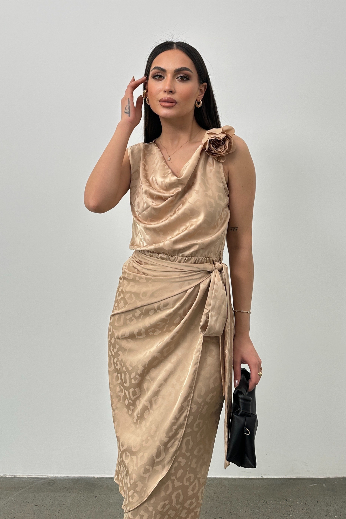 JACQUARD SATIN DRESS WITH FLORAL ACCESSORIES