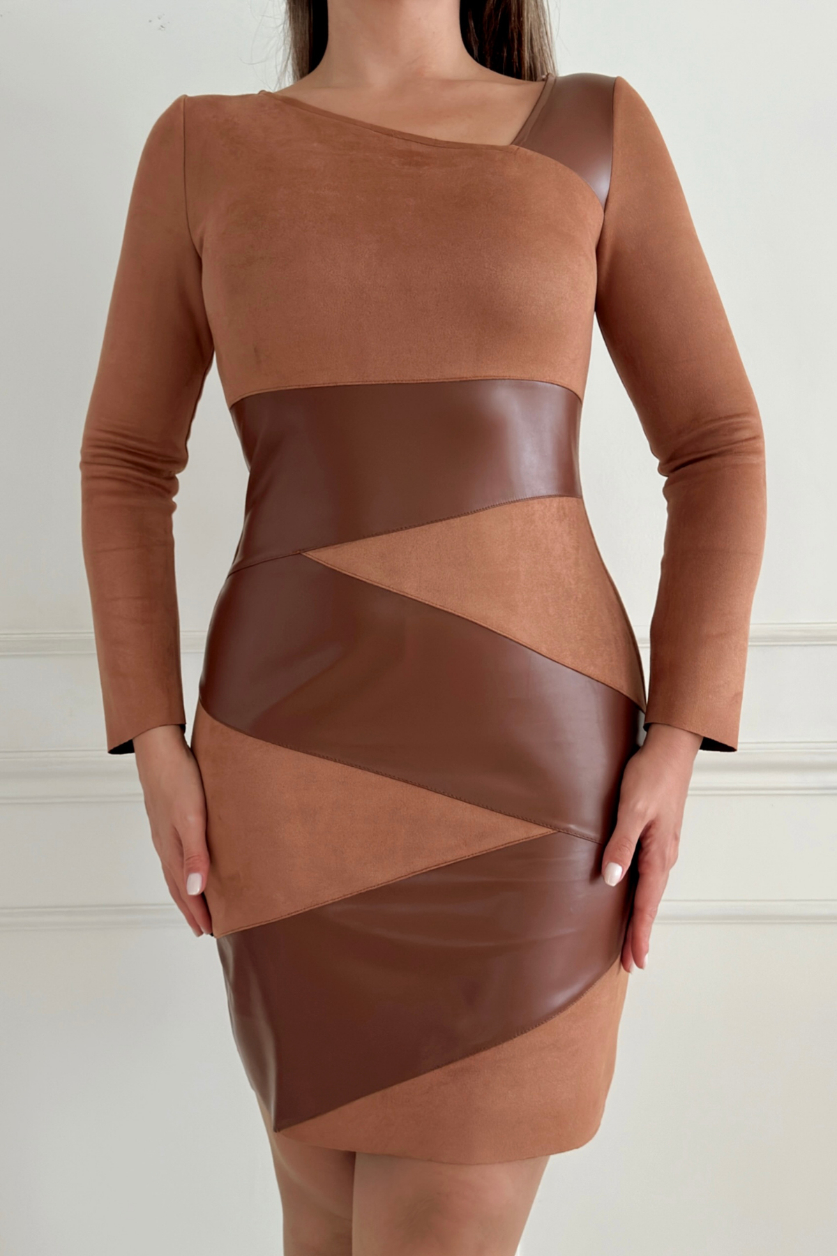 LEATHER EFFECT CONTRAST SUEDE DRESS