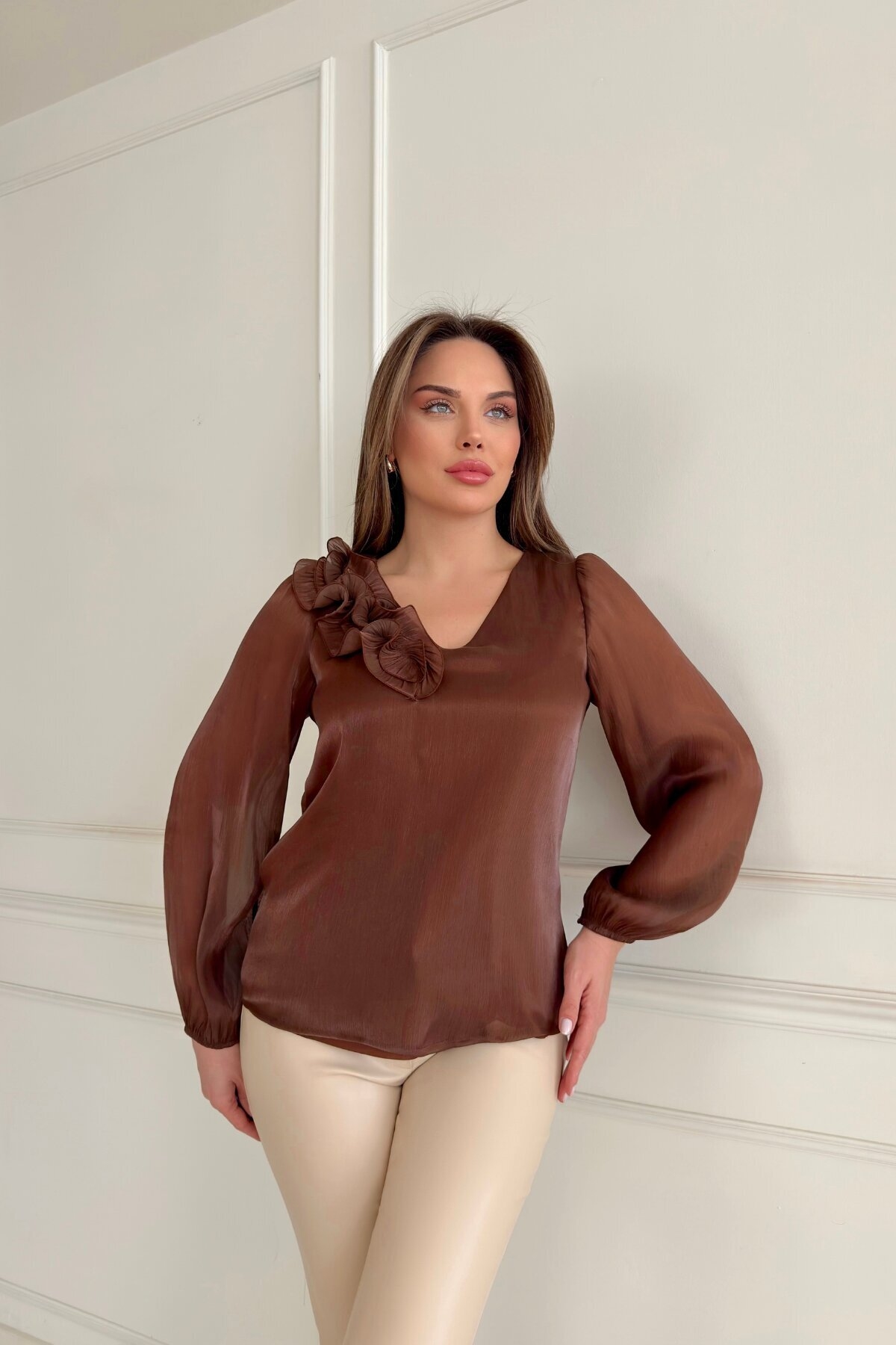 NEW SEASON BLOUSE