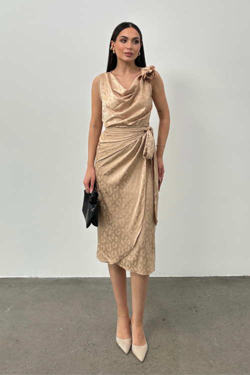 JACQUARD SATIN DRESS WITH FLORAL ACCESSORIES