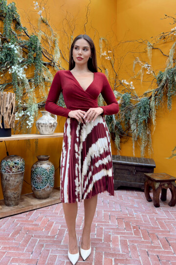 CONTRAST PLEATED MIDI DRESS